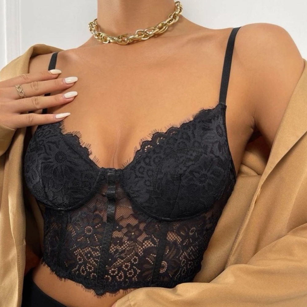 Lace crop cami